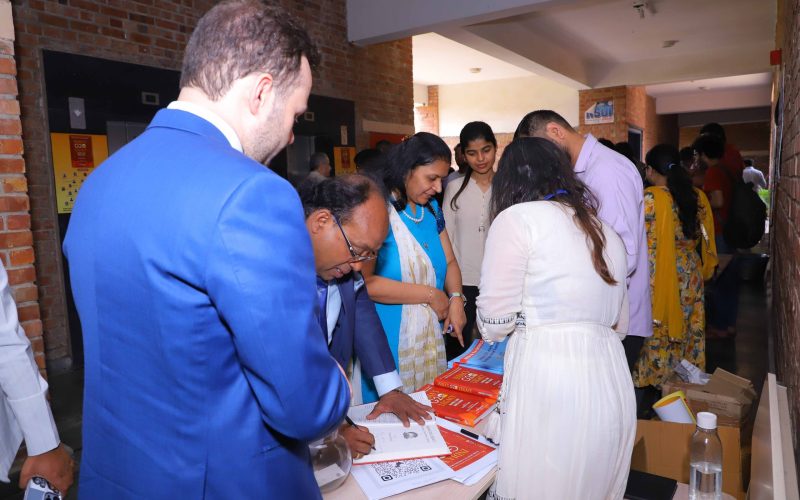 JNU-modi-mani-book1